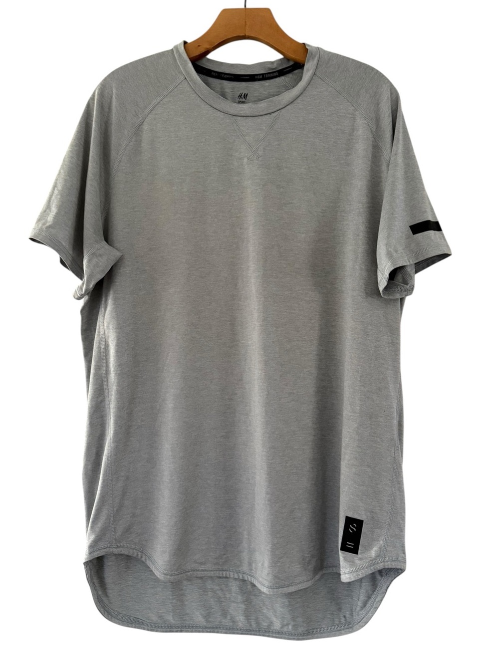 H&M Sport Training Men’s Gray Performance Shirt Size M